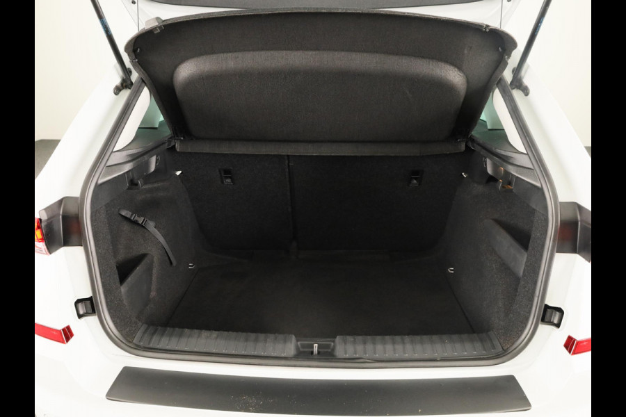 Škoda Kamiq 1.0 TSI Business Edition 110 pk Automaat (DSG) | Navigatie | Parkeersensoren | Achteruitrijcamera | Apple Carplay/Android Auto | Stoelverwarming |