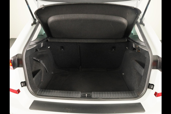 Škoda Kamiq 1.0 TSI Business Edition 110 pk Automaat (DSG) | Navigatie | Parkeersensoren | Achteruitrijcamera | Apple Carplay/Android Auto | Stoelverwarming |