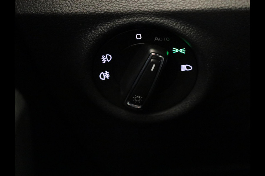 Škoda Kamiq 1.0 TSI Business Edition 110 pk Automaat (DSG) | Navigatie | Parkeersensoren | Achteruitrijcamera | Apple Carplay/Android Auto | Stoelverwarming |