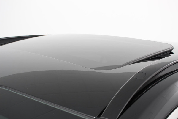 Kia Niro EV DynamicPlusLine 64.8 kWh Nieuw Model! | Navigatie | Half Leder | Schuif-kantel dak | Electrisch bedienbare achterklep | DAB | Led | Camera