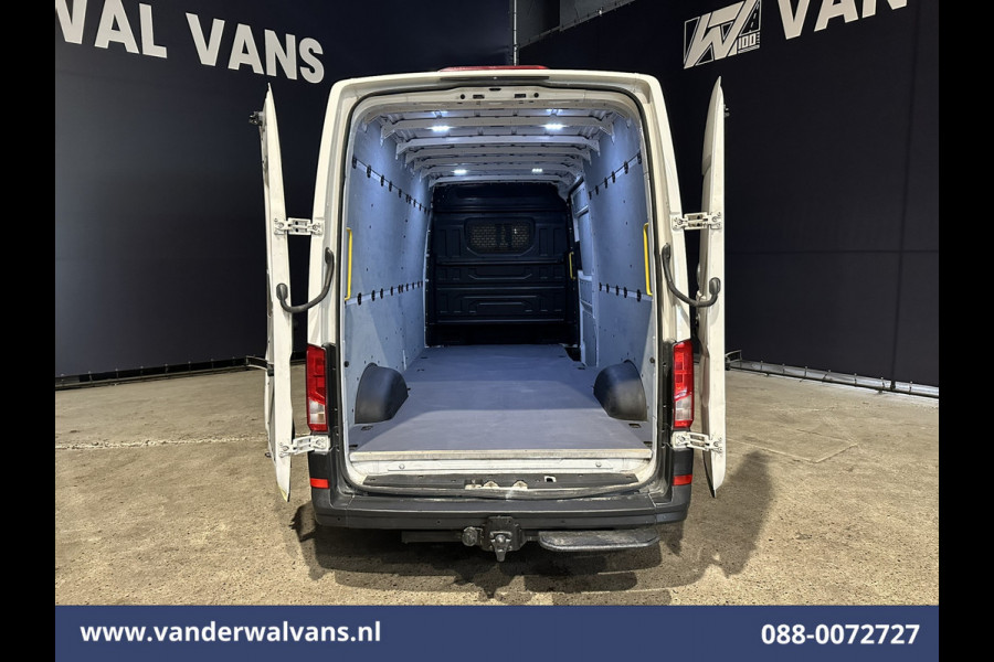 Volkswagen Crafter 2.0 TDI 140pk L4H3 L3H2 Euro6 Airco | 3000kg trekhaak | Cruisecontrol | Parkeersensoren Bijrijdersbank