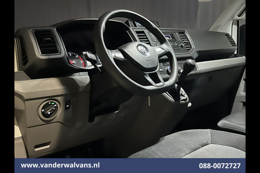 Volkswagen Crafter 2.0 TDI 140pk L4H3 L3H2 Euro6 Airco | 3000kg trekhaak | Cruisecontrol | Parkeersensoren Bijrijdersbank