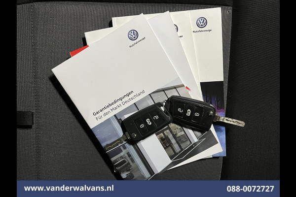 Volkswagen Crafter 2.0 TDI 140pk L4H3 L3H2 Euro6 Airco | 3000kg trekhaak | Cruisecontrol | Parkeersensoren Bijrijdersbank