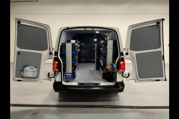 Volkswagen Transporter Automaat Servicewagen 2.0 TDI 150pk L2H1 3Persoons, Sortimo Inrichting, Airco, Navigatie, RIJKLAARPRIJS!