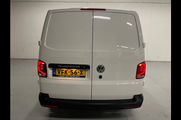 Volkswagen Transporter Automaat Servicewagen 2.0 TDI 150pk L2H1 3Persoons, Sortimo Inrichting, Airco, Navigatie, RIJKLAARPRIJS!