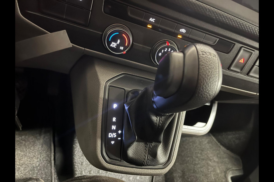 Volkswagen Transporter Automaat Servicewagen 2.0 TDI 150pk L2H1 3Persoons, Sortimo Inrichting, Airco, Navigatie, RIJKLAARPRIJS!