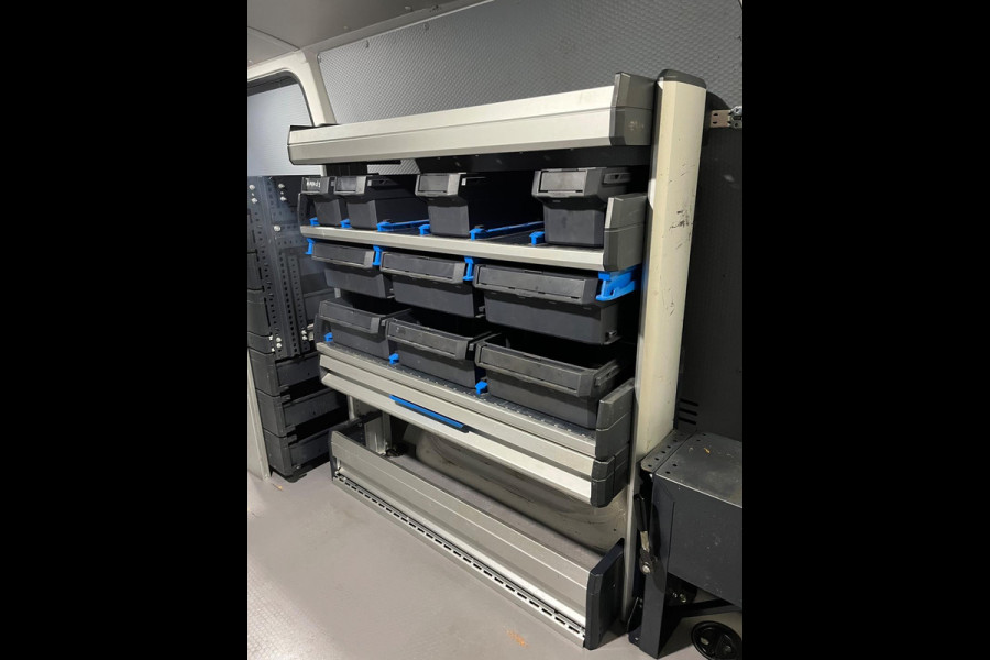 Volkswagen Transporter Automaat Servicewagen 2.0 TDI 150pk L2H1 3Persoons, Sortimo Inrichting, Airco, Navigatie, RIJKLAARPRIJS!