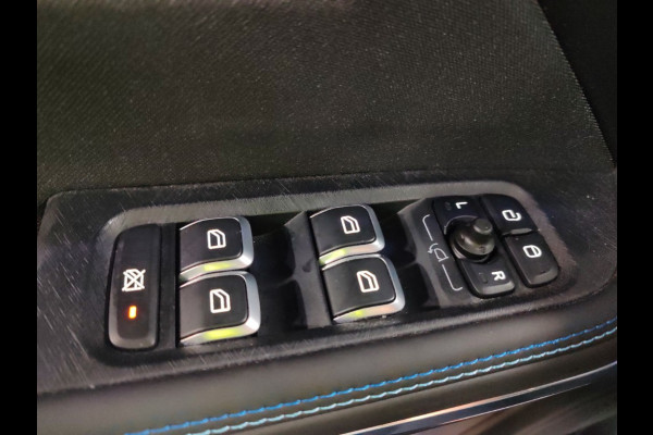 Lynk & Co 01 1.5 262pk PHEV Trekhaak(1800kg) 360°Cam DAB Zwarte hemel