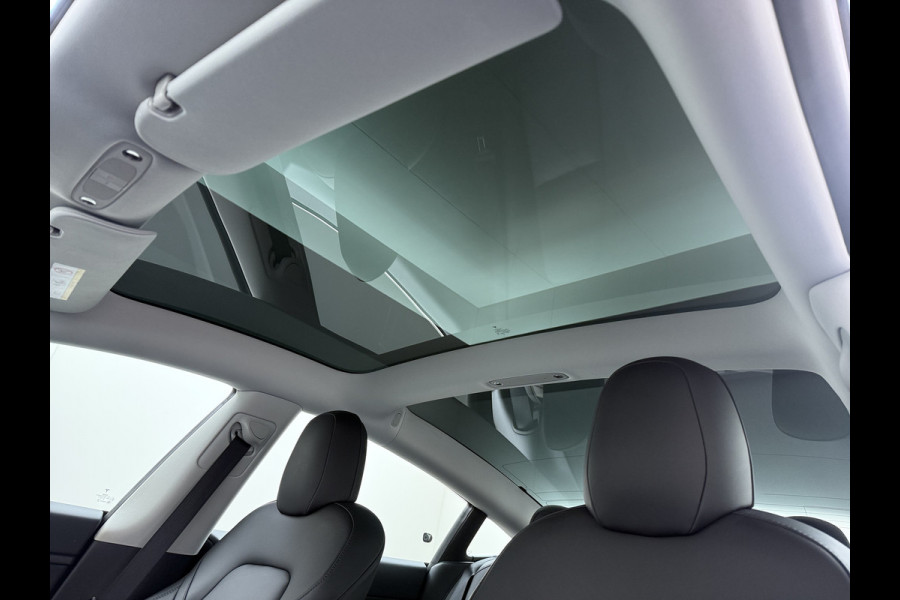 Tesla Model 3 RWD SR plus 325PK SOH 93% Lmv 18" AutoPilot FSD Leder Panoramadak Adaptive-Cruise Camera's Elektr.-Stuur+Stoelen+Spiegels+Geheug Navi LED Comfortstoelen ACC DAB Voorverwarmen interieur via App Keyless One-Pedal-Drive Origineel Nederlandse auto tot 11kw laden thuis!