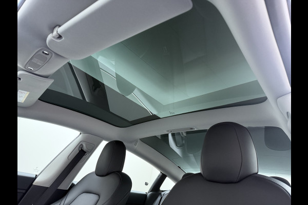 Tesla Model 3 RWD SR plus 325PK SOH 93% Lmv 18" AutoPilot FSD Leder Panoramadak Adaptive-Cruise Camera's Elektr.-Stuur+Stoelen+Spiegels+Geheug Navi LED Comfortstoelen ACC DAB Voorverwarmen interieur via App Keyless One-Pedal-Drive Origineel Nederlandse auto tot 11kw laden thuis!