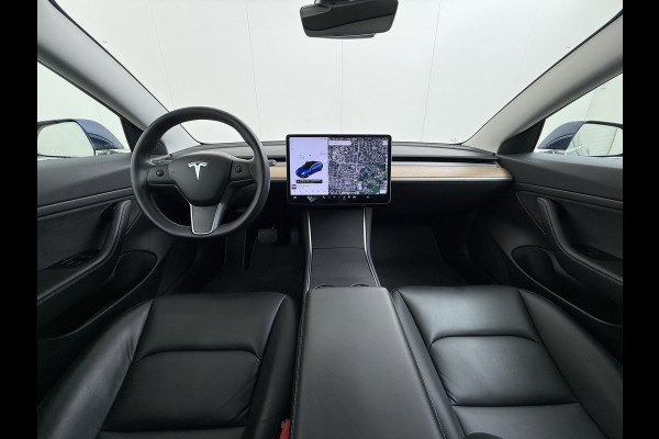 Tesla Model 3 RWD SR plus 325PK SOH 93% Lmv 18" AutoPilot FSD Leder Panoramadak Adaptive-Cruise Camera's Elektr.-Stuur+Stoelen+Spiegels+Geheug Navi LED Comfortstoelen ACC DAB Voorverwarmen interieur via App Keyless One-Pedal-Drive Origineel Nederlandse auto tot 11kw laden thuis!