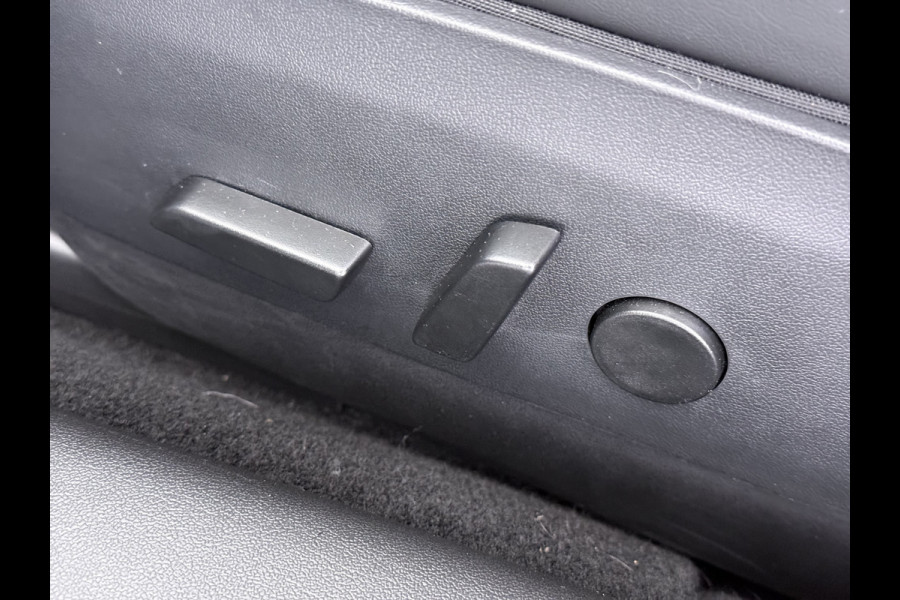 Tesla Model 3 RWD SR plus 325PK SOH 93% Lmv 18" AutoPilot FSD Leder Panoramadak Adaptive-Cruise Camera's Elektr.-Stuur+Stoelen+Spiegels+Geheug Navi LED Comfortstoelen ACC DAB Voorverwarmen interieur via App Keyless One-Pedal-Drive Origineel Nederlandse auto tot 11kw laden thuis!