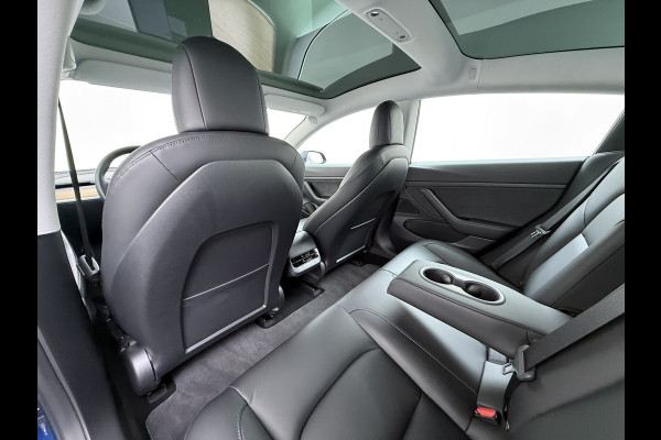 Tesla Model 3 RWD SR plus 325PK SOH 93% Lmv 18" AutoPilot FSD Leder Panoramadak Adaptive-Cruise Camera's Elektr.-Stuur+Stoelen+Spiegels+Geheug Navi LED Comfortstoelen ACC DAB Voorverwarmen interieur via App Keyless One-Pedal-Drive Origineel Nederlandse auto tot 11kw laden thuis!