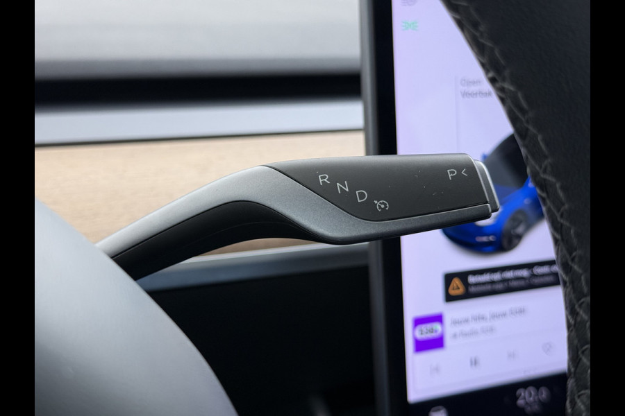Tesla Model 3 RWD SR plus 325PK SOH 93% Lmv 18" AutoPilot FSD Leder Panoramadak Adaptive-Cruise Camera's Elektr.-Stuur+Stoelen+Spiegels+Geheug Navi LED Comfortstoelen ACC DAB Voorverwarmen interieur via App Keyless One-Pedal-Drive Origineel Nederlandse auto tot 11kw laden thuis!