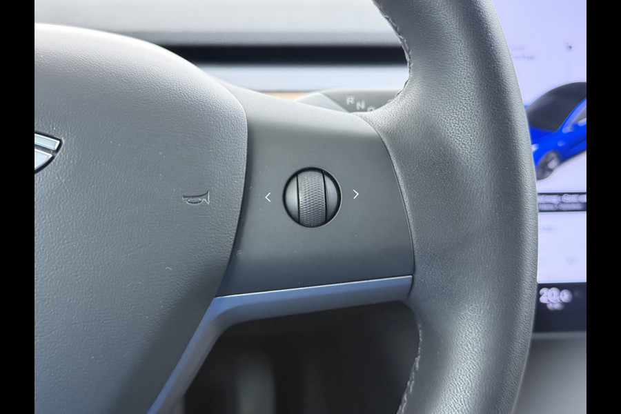 Tesla Model 3 RWD SR plus 325PK SOH 93% Lmv 18" AutoPilot FSD Leder Panoramadak Adaptive-Cruise Camera's Elektr.-Stuur+Stoelen+Spiegels+Geheug Navi LED Comfortstoelen ACC DAB Voorverwarmen interieur via App Keyless One-Pedal-Drive Origineel Nederlandse auto tot 11kw laden thuis!