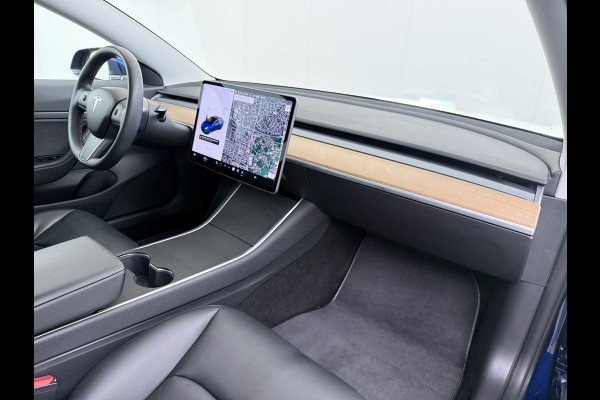 Tesla Model 3 RWD SR plus 325PK SOH 93% Lmv 18" AutoPilot FSD Leder Panoramadak Adaptive-Cruise Camera's Elektr.-Stuur+Stoelen+Spiegels+Geheug Navi LED Comfortstoelen ACC DAB Voorverwarmen interieur via App Keyless One-Pedal-Drive Origineel Nederlandse auto tot 11kw laden thuis!