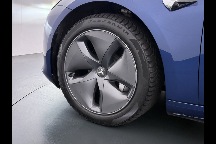 Tesla Model 3 RWD SR plus 325PK SOH 93% Lmv 18" AutoPilot FSD Leder Panoramadak Adaptive-Cruise Camera's Elektr.-Stuur+Stoelen+Spiegels+Geheug Navi LED Comfortstoelen ACC DAB Voorverwarmen interieur via App Keyless One-Pedal-Drive Origineel Nederlandse auto tot 11kw laden thuis!