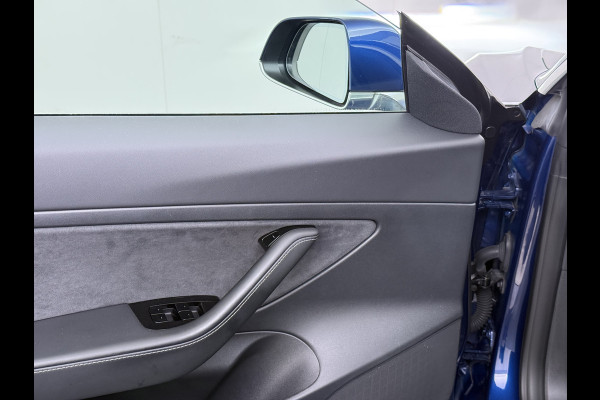 Tesla Model 3 RWD SR plus 325PK SOH 93% Lmv 18" AutoPilot FSD Leder Panoramadak Adaptive-Cruise Camera's Elektr.-Stuur+Stoelen+Spiegels+Geheug Navi LED Comfortstoelen ACC DAB Voorverwarmen interieur via App Keyless One-Pedal-Drive Origineel Nederlandse auto tot 11kw laden thuis!