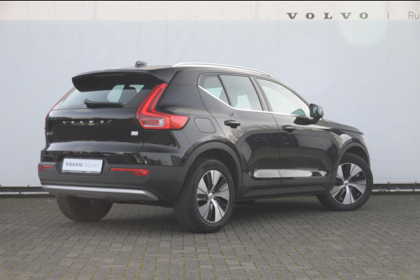 Volvo XC40 T4 211PK Automaat Plug-in hybrid Core Bright / Trekhaak / All seasonbanden / Apple carplay / Parkeersensoren met camera / Stoel - en stuurwielverwarming / Elektrische achterklep / Keyless entry