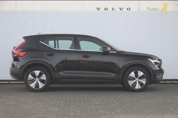 Volvo XC40 T4 211PK Automaat Plug-in hybrid Core Bright / Trekhaak / All seasonbanden / Apple carplay / Parkeersensoren met camera / Stoel - en stuurwielverwarming / Elektrische achterklep / Keyless entry