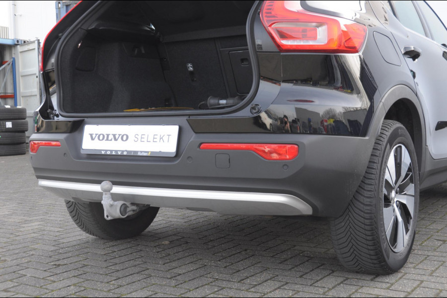 Volvo XC40 T4 211PK Automaat Plug-in hybrid Core Bright / Trekhaak / All seasonbanden / Apple carplay / Parkeersensoren met camera / Stoel - en stuurwielverwarming / Elektrische achterklep / Keyless entry