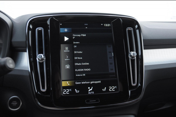 Volvo XC40 T4 211PK Automaat Plug-in hybrid Core Bright / Trekhaak / All seasonbanden / Apple carplay / Parkeersensoren met camera / Stoel - en stuurwielverwarming / Elektrische achterklep / Keyless entry