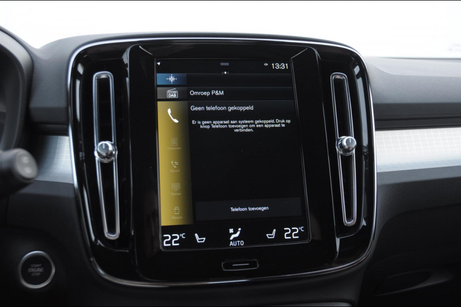 Volvo XC40 T4 211PK Automaat Plug-in hybrid Core Bright / Trekhaak / All seasonbanden / Apple carplay / Parkeersensoren met camera / Stoel - en stuurwielverwarming / Elektrische achterklep / Keyless entry