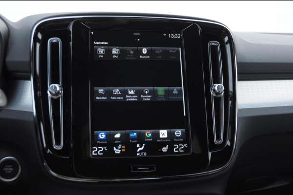 Volvo XC40 T4 211PK Automaat Plug-in hybrid Core Bright / Trekhaak / All seasonbanden / Apple carplay / Parkeersensoren met camera / Stoel - en stuurwielverwarming / Elektrische achterklep / Keyless entry