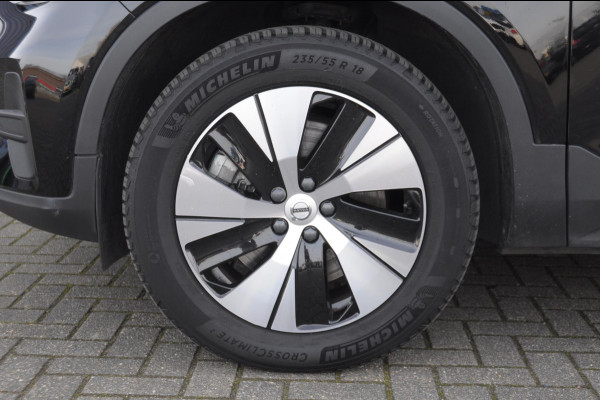 Volvo XC40 T4 211PK Automaat Plug-in hybrid Core Bright / Trekhaak / All seasonbanden / Apple carplay / Parkeersensoren met camera / Stoel - en stuurwielverwarming / Elektrische achterklep / Keyless entry