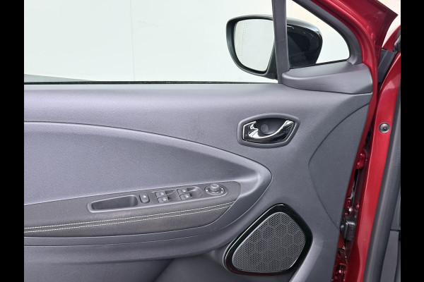 Renault ZOE R110 Limited 41kWh Huur Accu Navi Ecc Apple Carplay/Android Auto Cruise Control Pdc Lmv 16" Bluetooth Privacy Glas Keyless Led