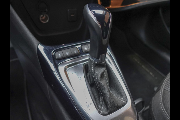 Opel Crossland 1.2 Turbo 130pk Automaat. Elegance | Navigatie | Apple Carplay/Android Auto | Camera | Parkeersensoren | Cruise Control | Stoel- en Stuurverwarming | Keyless Entry | Climate Control | Getinte ramen