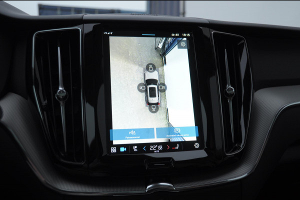 Volvo XC60 T8 455PK Automaat AWD Plus Dark / Adaptieve koplampen / Luchtvering /Adaptieve cruise control / Panoramadak / Apple carplay / Parkeersensoren met 360 camera / Elektrische achterklep / Elektrische stoelen met geheugen / Stoel en stuurwielverwarming