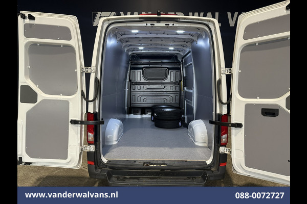 Volkswagen Crafter 2.0 TDI 141pk L3H3 (L2H2) Euro6 Airco | Massagestoel | Camera | Apple Carplay | Cruisecontrol Chauffeursstoel, Android Auto, 2800kg trekvermogen