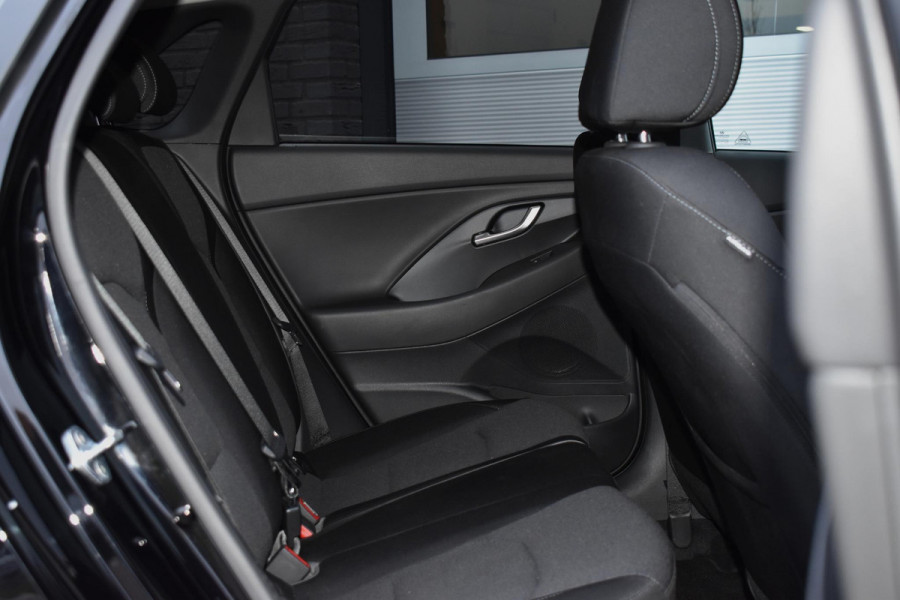 Hyundai i30 1.0 T-GDi MHEV 120PK Comfort | Camera | Carplay | PDC | Stoel- & Stuurverw. | Incl. garantie