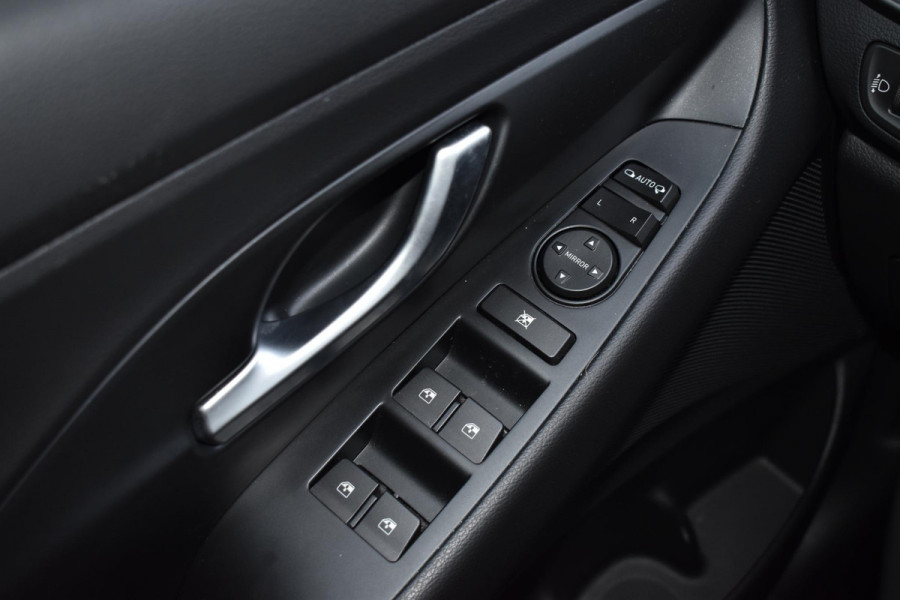 Hyundai i30 1.0 T-GDi MHEV 120PK Comfort | Camera | Carplay | PDC | Stoel- & Stuurverw. | Incl. garantie