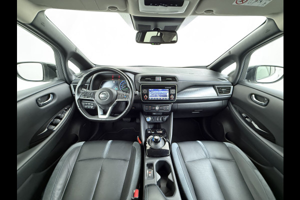 Nissan Leaf Tekna 40kWh Leer Bose®-Hifi Apple Carplay Android Auto Adap.Cruise 360°Camera Navi Ecc Stoel+Stuurverwarming Keyless DAB Dodehoek detector Rijstrooksensor Uitparkeer waarschuwing Verkeersbord detectie Bluetooth Privacy Glas Lmv 17" SOH 87.7% Origineel Nederlandse Auto incl. onderhoudshistorie