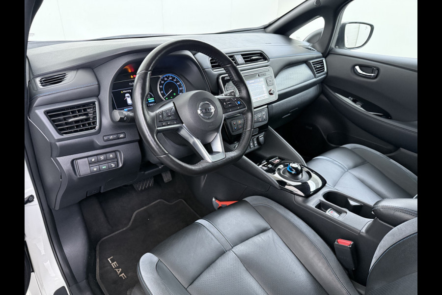 Nissan Leaf Tekna 40kWh Leer Bose®-Hifi Apple Carplay Android Auto Adap.Cruise 360°Camera Navi Ecc Stoel+Stuurverwarming Keyless DAB Dodehoek detector Rijstrooksensor Uitparkeer waarschuwing Verkeersbord detectie Bluetooth Privacy Glas Lmv 17" SOH 87.7% Origineel Nederlandse Auto incl. onderhoudshistorie
