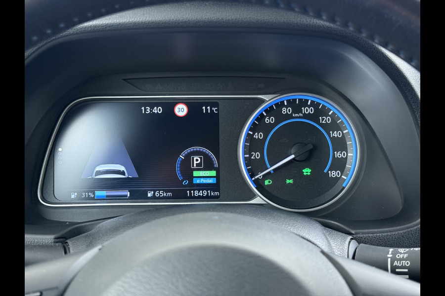 Nissan Leaf Tekna 40kWh Leer Bose®-Hifi Apple Carplay Android Auto Adap.Cruise 360°Camera Navi Ecc Stoel+Stuurverwarming Keyless DAB Dodehoek detector Rijstrooksensor Uitparkeer waarschuwing Verkeersbord detectie Bluetooth Privacy Glas Lmv 17" SOH 87.7% Origineel Nederlandse Auto incl. onderhoudshistorie