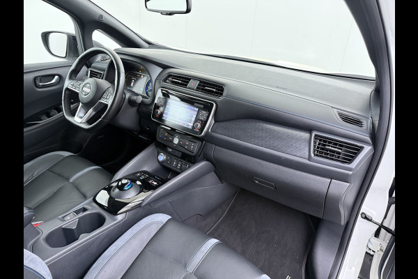 Nissan Leaf Tekna 40kWh Leer Bose®-Hifi Apple Carplay Android Auto Adap.Cruise 360°Camera Navi Ecc Stoel+Stuurverwarming Keyless DAB Dodehoek detector Rijstrooksensor Uitparkeer waarschuwing Verkeersbord detectie Bluetooth Privacy Glas Lmv 17" SOH 87.7% Origineel Nederlandse Auto incl. onderhoudshistorie