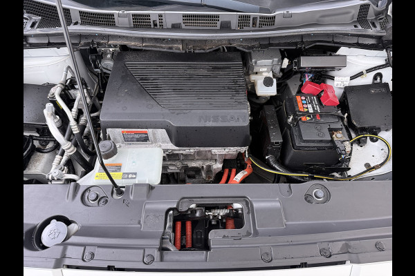 Nissan Leaf Tekna 40kWh Leer Bose®-Hifi Apple Carplay Android Auto Adap.Cruise 360°Camera Navi Ecc Stoel+Stuurverwarming Keyless DAB Dodehoek detector Rijstrooksensor Uitparkeer waarschuwing Verkeersbord detectie Bluetooth Privacy Glas Lmv 17" SOH 87.7% Origineel Nederlandse Auto incl. onderhoudshistorie