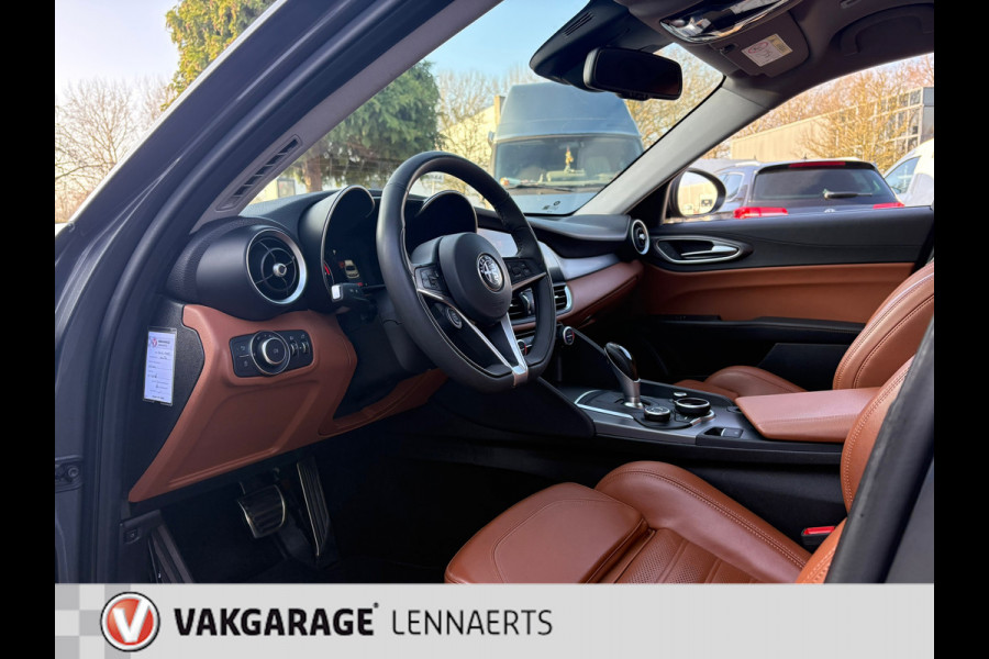Alfa Romeo Giulia 2.0T Super AUTOMAAT 320PK CARPLAY etc (RIJKLAARPRIJS/BOVAG)
