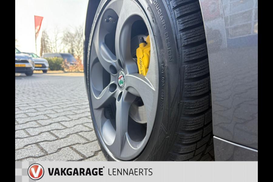 Alfa Romeo Giulia 2.0T Super AUTOMAAT 320PK CARPLAY etc (RIJKLAARPRIJS/BOVAG)