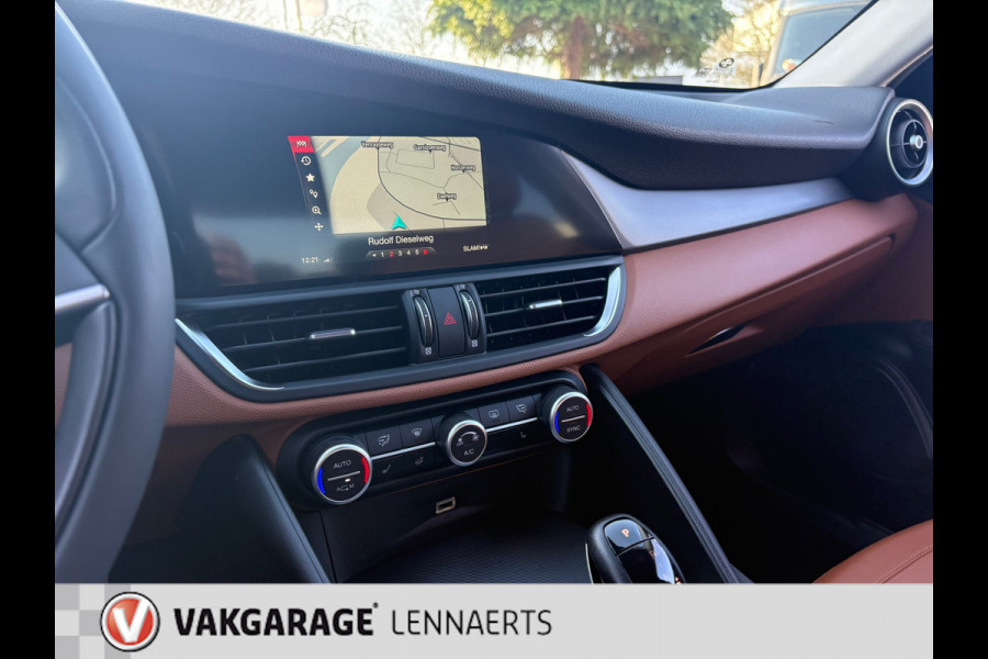 Alfa Romeo Giulia 2.0T Super AUTOMAAT 320PK CARPLAY etc (RIJKLAARPRIJS/BOVAG)