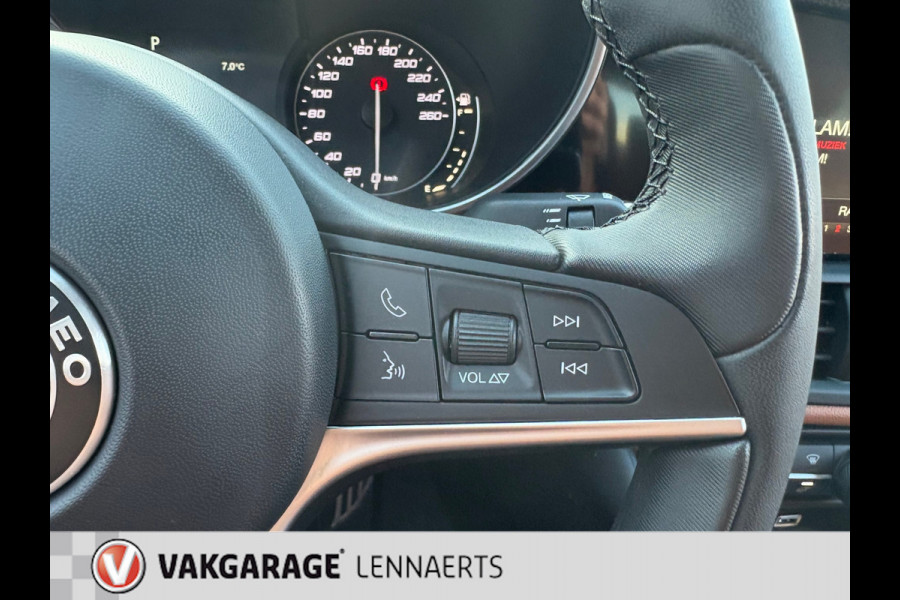 Alfa Romeo Giulia 2.0T Super AUTOMAAT 320PK CARPLAY etc (RIJKLAARPRIJS/BOVAG)