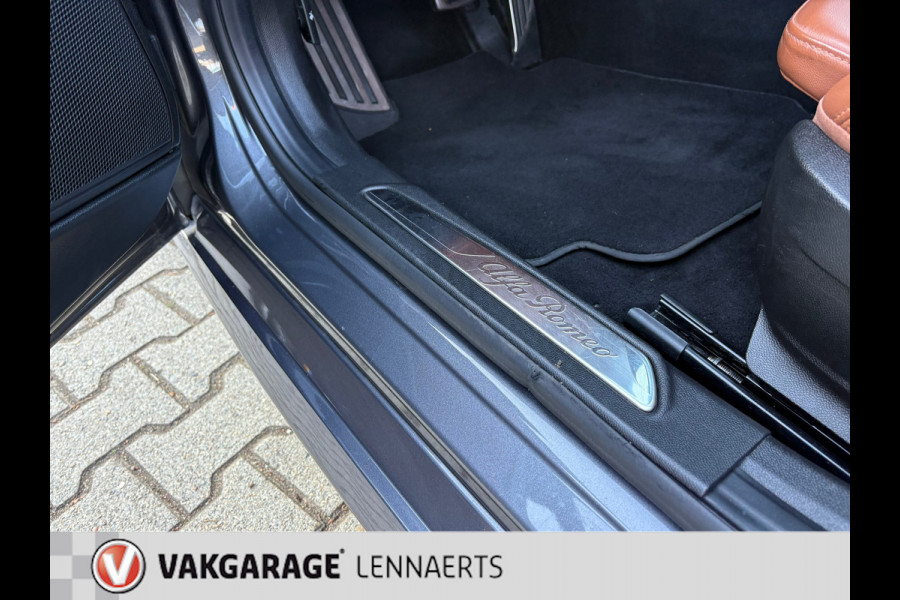 Alfa Romeo Giulia 2.0T Super AUTOMAAT 320PK CARPLAY etc (RIJKLAARPRIJS/BOVAG)