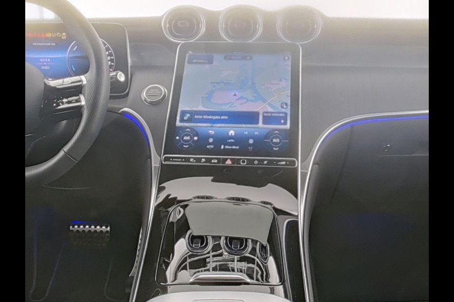 Mercedes-Benz GLC 300 e 4MATIC AMG Plug-In Hybride AMG Line | Night Pakket | Trekhaak | Panorama Schuif-Kanteldak | Offroad-Techniek Pakket | Distronic. Inclusief 24 maanden MB Certified garantie voor Europa.