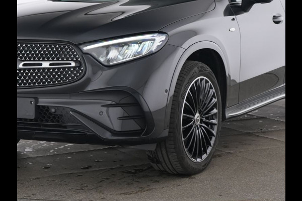 Mercedes-Benz GLC 300 e 4MATIC AMG Plug-In Hybride AMG Line | Night Pakket | Trekhaak | Panorama Schuif-Kanteldak | Offroad-Techniek Pakket | Distronic. Inclusief 24 maanden MB Certified garantie voor Europa.
