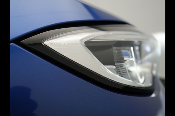 BMW 3 Serie Touring 330e M Sport Plug In Hybrid 293pk Dealer O.H. PHEV | Panodak | Head Up | Laser LED | Adaptief Onderstel | Camera | Alcantara Sportstoelen Memory & Verwarmd | Sfeerverlichting | Apple Carplay | Keyless | Blis | 19"L.M | Virtual | DAB |