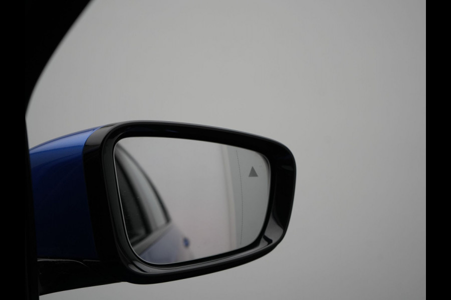 BMW 3 Serie Touring 330e M Sport Plug In Hybrid 293pk Dealer O.H. PHEV | Panodak | Head Up | Laser LED | Adaptief Onderstel | Camera | Alcantara Sportstoelen Memory & Verwarmd | Sfeerverlichting | Apple Carplay | Keyless | Blis | 19"L.M | Virtual | DAB |