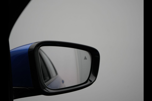 BMW 3 Serie Touring 330e M Sport Plug In Hybrid 293pk Dealer O.H. PHEV | Panodak | Head Up | Laser LED | Adaptief Onderstel | Camera | Alcantara Sportstoelen Memory & Verwarmd | Sfeerverlichting | Apple Carplay | Keyless | Blis | 19"L.M | Virtual | DAB |